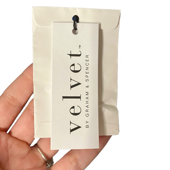 Velvet by Graham & Spencer Anthropologie Women’s Lace Detail Blouse Small NWT - Picture 15 of 15